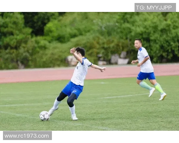 精彩足球赛事比分回顾与分析助你掌握比赛动态与战术变化